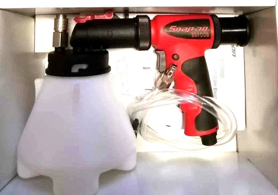 New Snap-on™ BB9008 Vacuum Brake Bleeder
