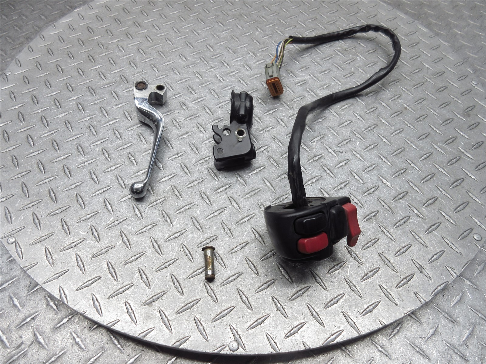 2006 Harley Electra Glide Standard FLHTI Left Switch Clutch Control Perch Lever