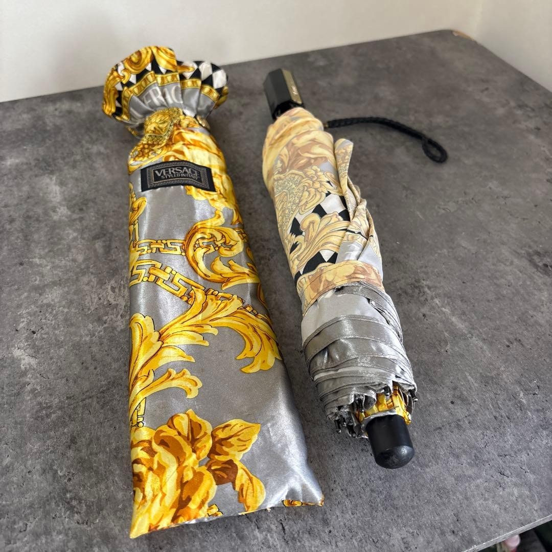 Vintage Gianni Versace Baroque Gold pattern foldable umbrella Authentic Used