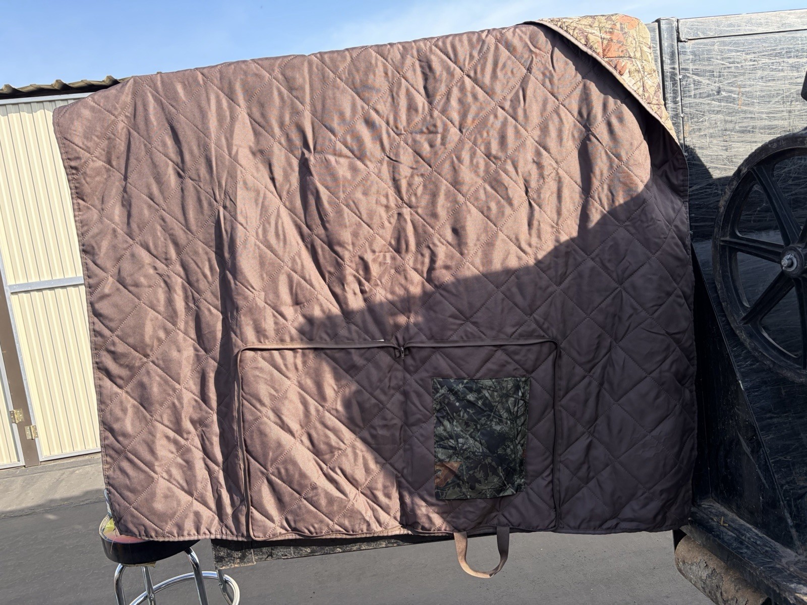 Lightweight Camouflage Brown Horse Blanket Liner Quilted with Pocket