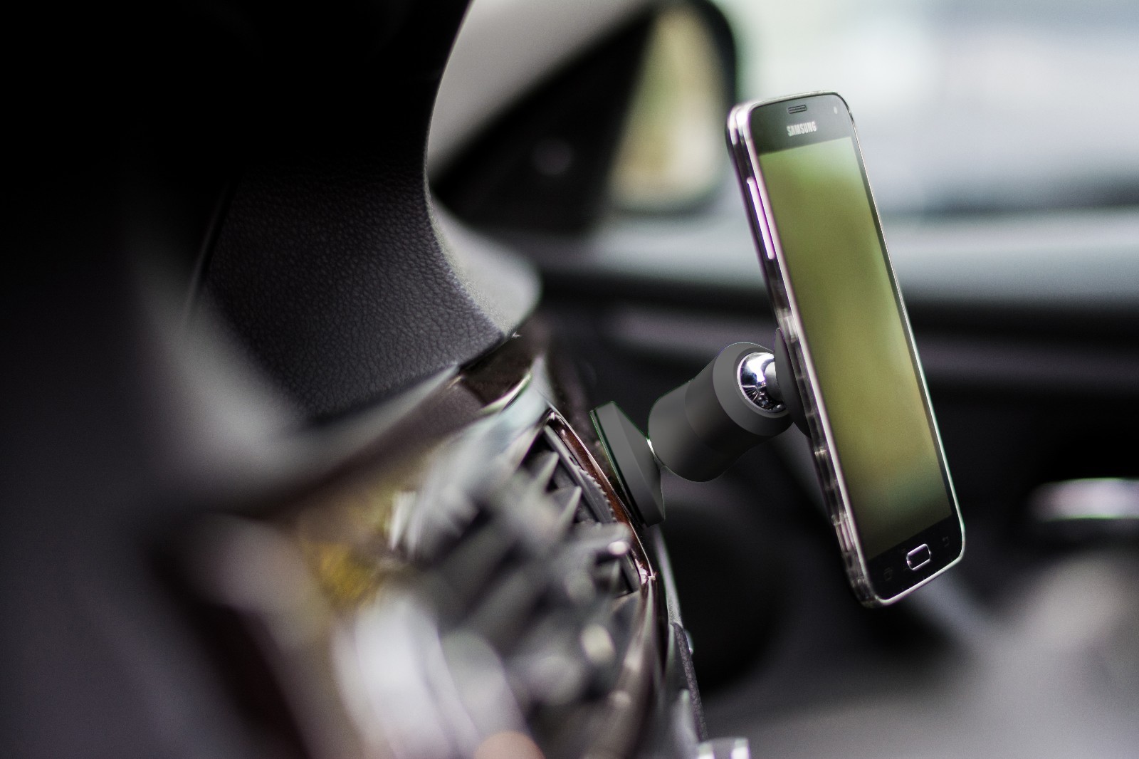 Clutchit Magnetic Movable Mount Universal Tablet and Phone Mount