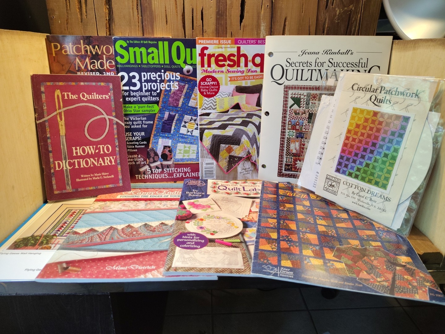 Vintage Mixed Lot of 10 Quilt Patterns Magazines Softcovers Books & Templates