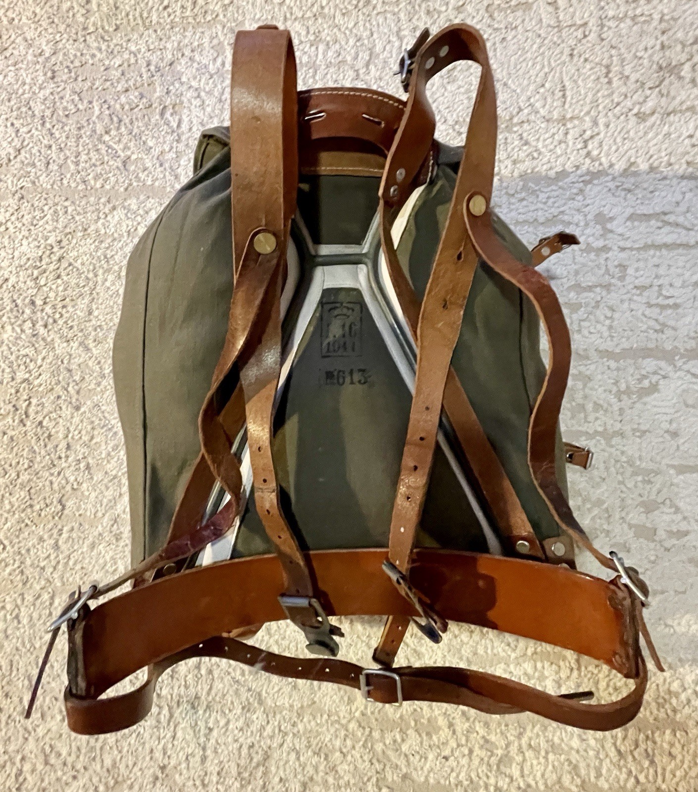 Vintage 1941 Swedish MilitaryM39 Canvas Metal FramedRucksack Leather Straps