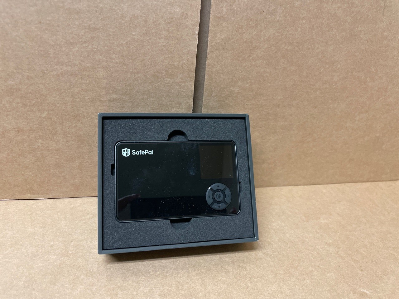 SafePal S1 Hardware Wallet - Advanced Security Black New