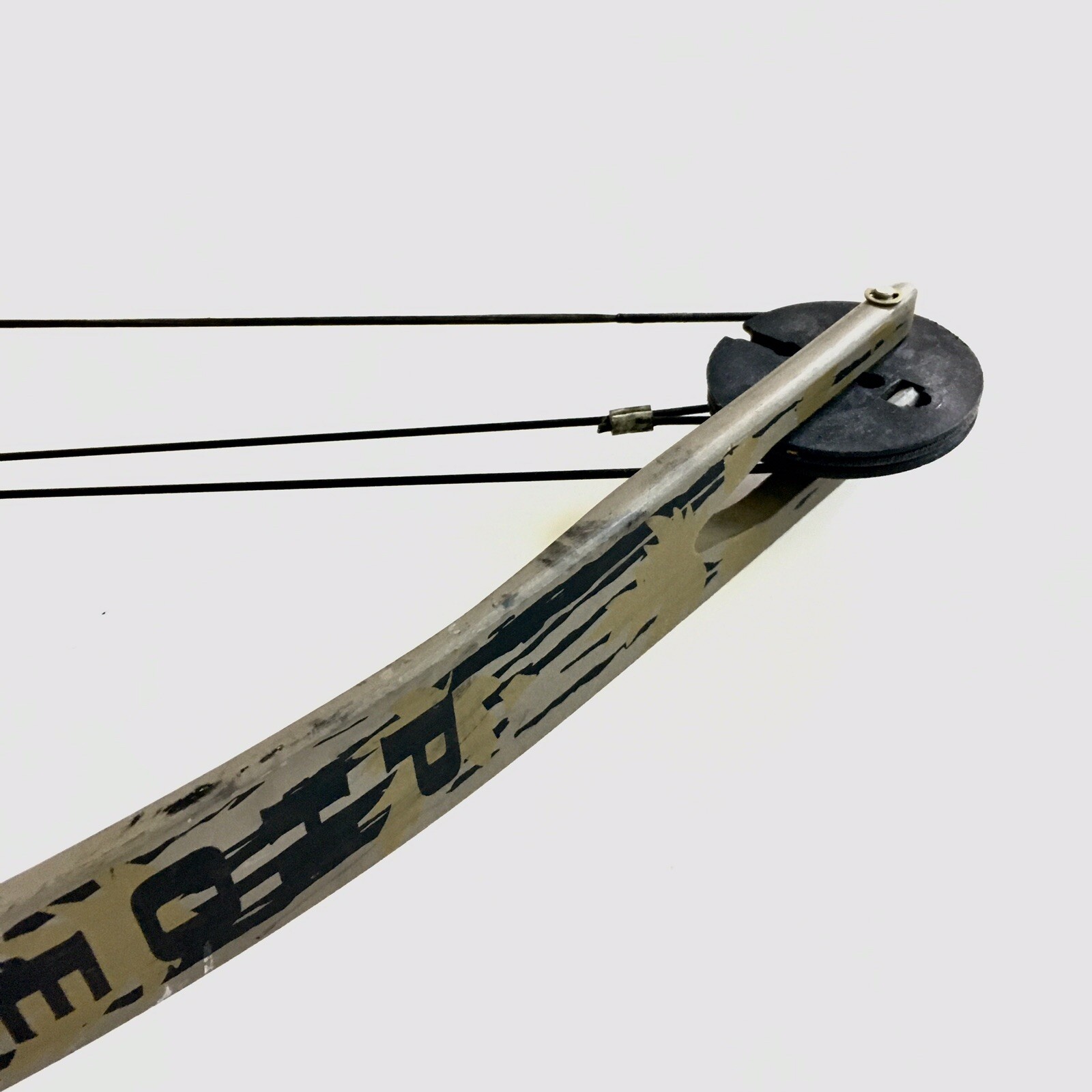 Vintage Robinhood Phoenix Bow Camouflage - Pls Read Description -