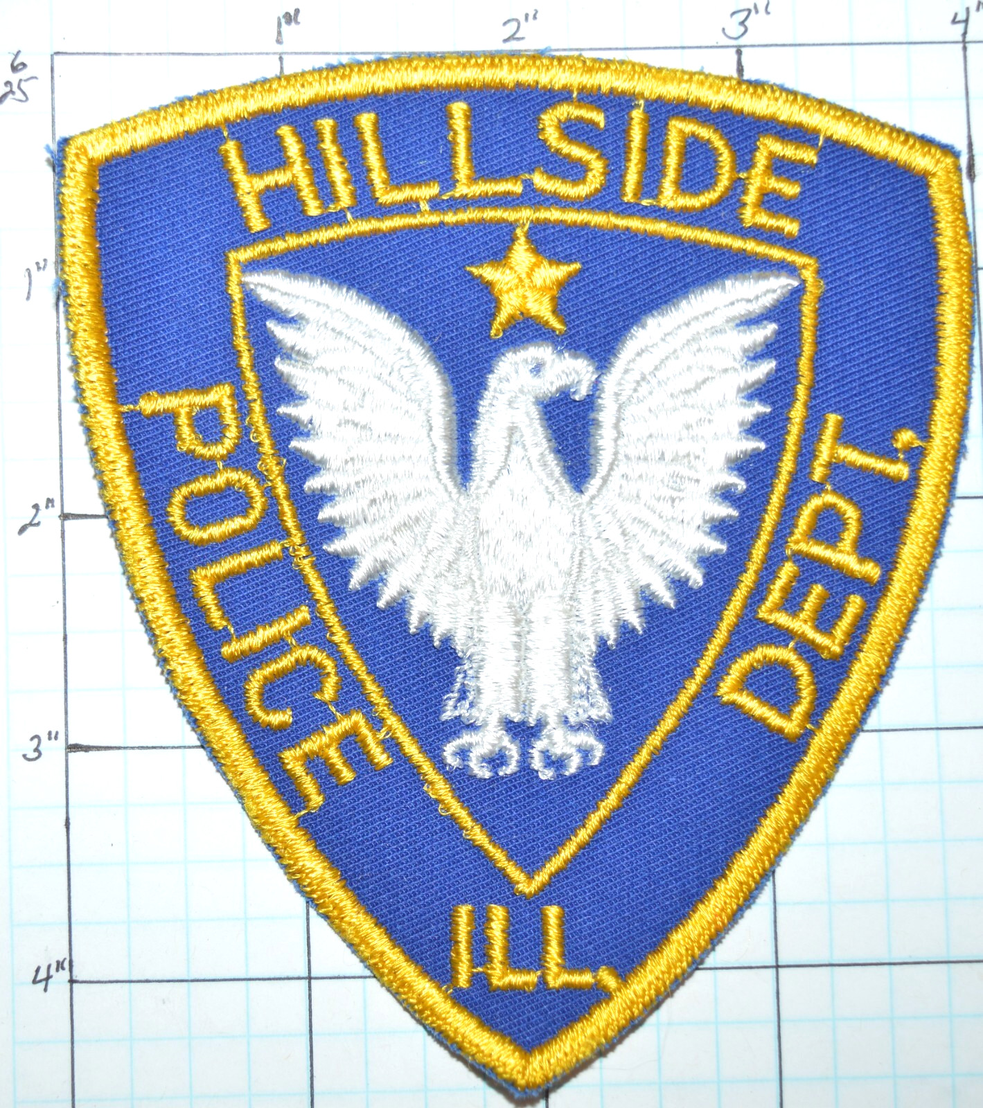 ILLINOIS, HILLSIDE VINTAGE POLICE DEPT YELLOW EDGE PATCH
