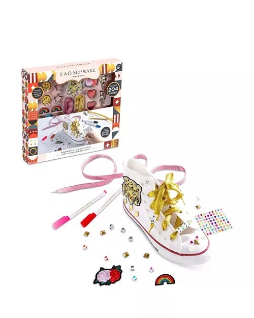 FAO SCHWARZ FASHION DESIGNER DIY SNEAKERS SET CRAFT CUSTOM STYLE 204 PCS NIB NEW