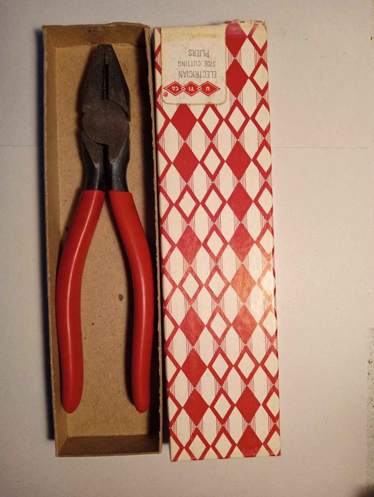VINTAGE NOS - UTICA  50-7 ELECTRICIAN SIDE CUTTING PLIERS USA MADE