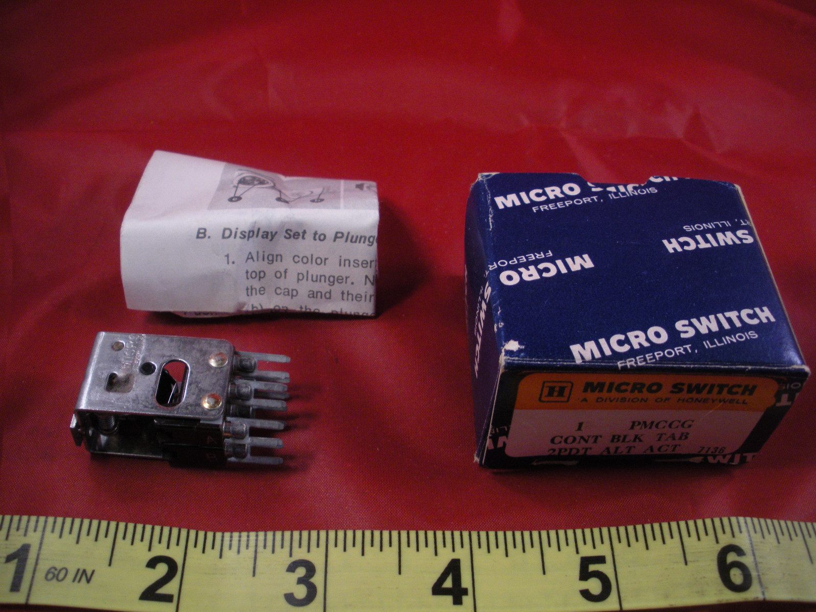 Honeywell Microswitch PMCCG Switch Cont Black Tab 2PDT ALT ACT Nos Nib New
