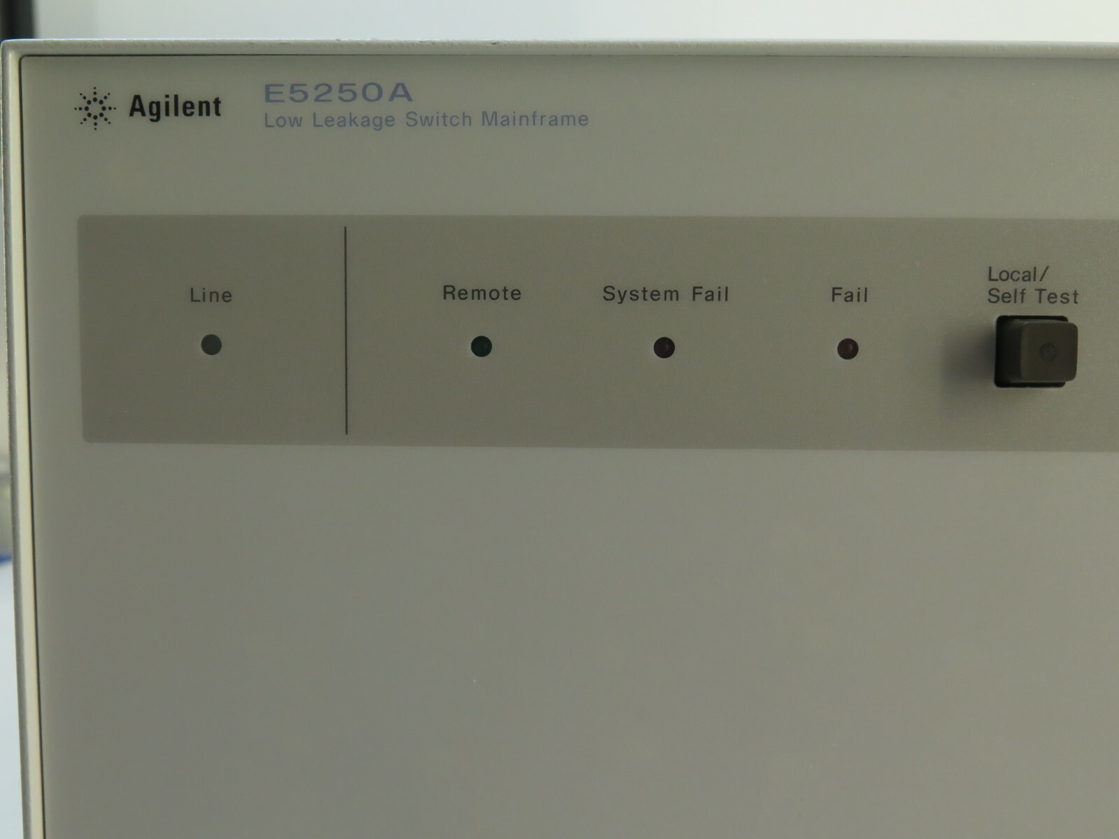 Agilent E5250A Low Leakage Switch Mainframe /w 4 x E5255A Multiplex