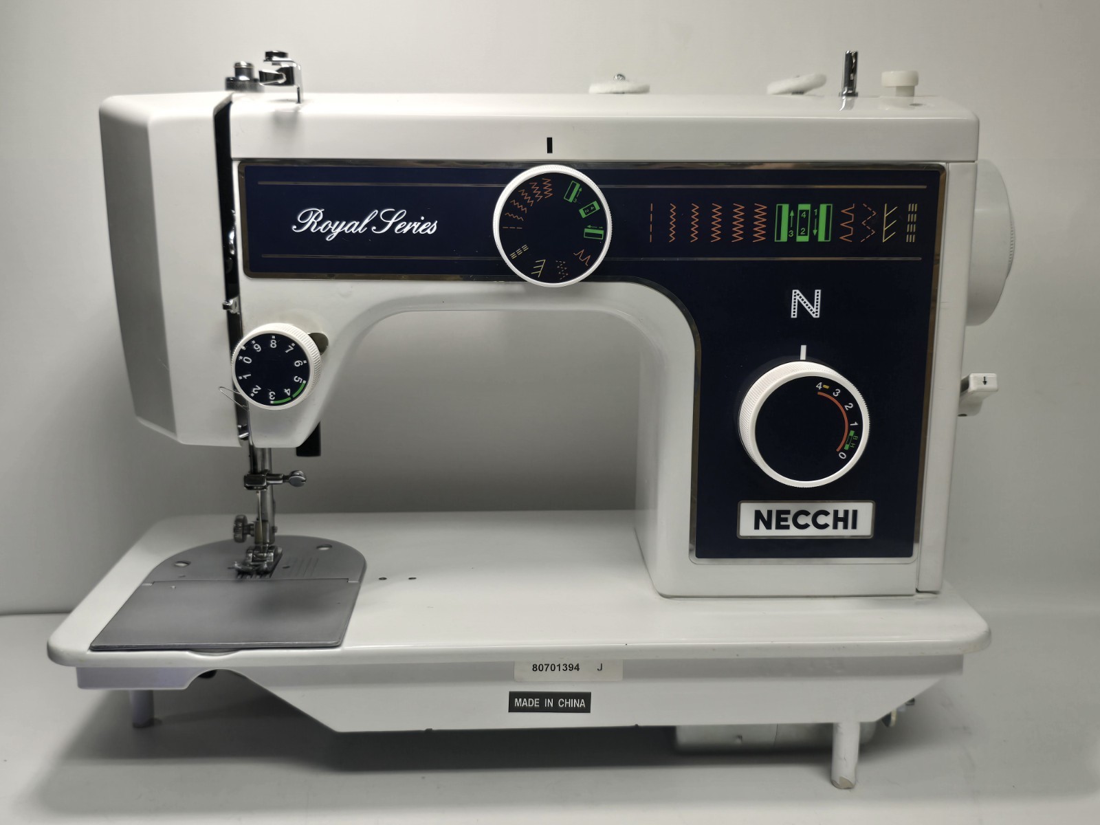 Necchi Royal Series Heavy Duty Sewing Machine 3204FB & Pedal