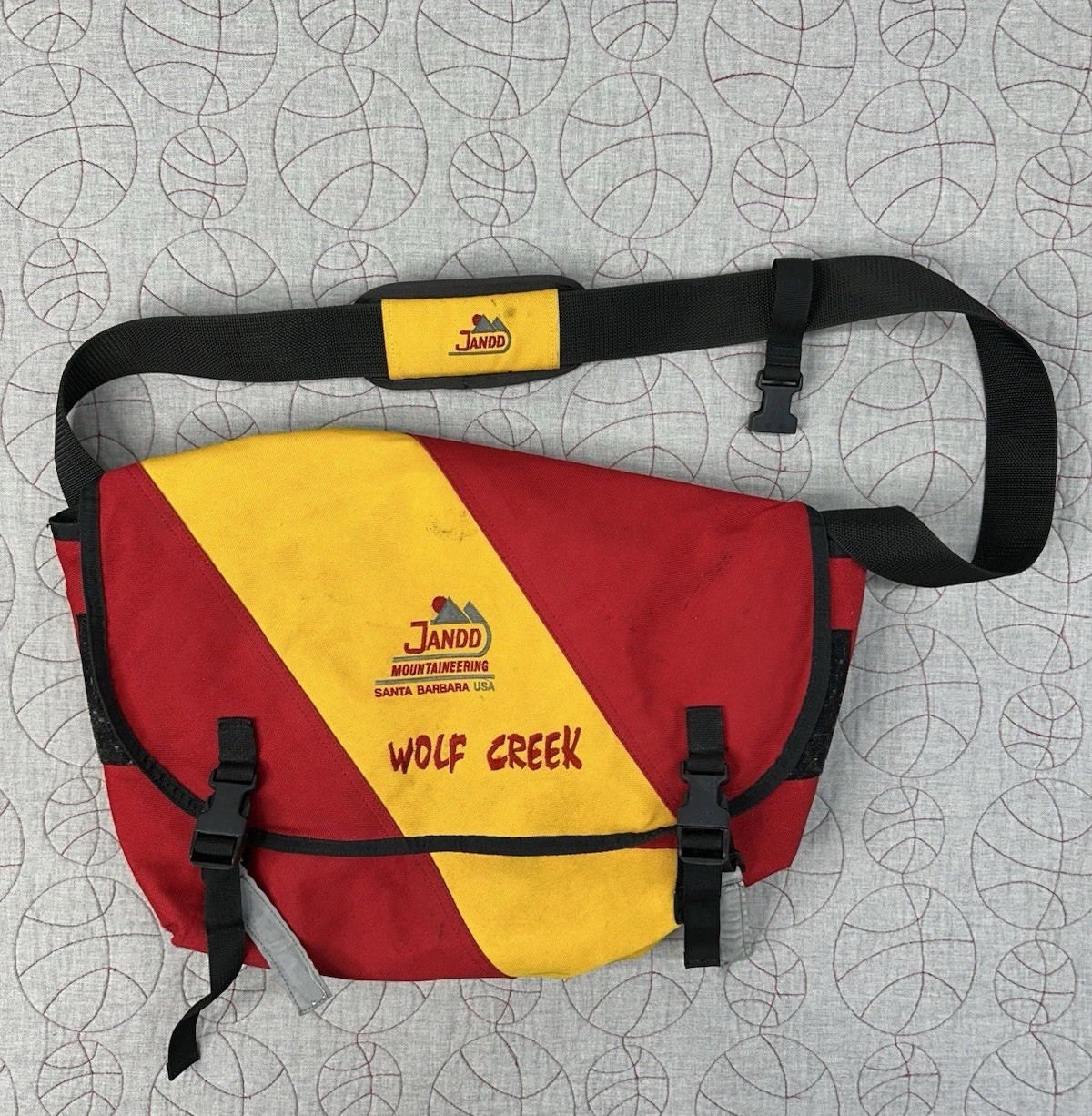 Jandd Mountaineering Cycling Crossbody Messenger Bike Bag Wolf Creek