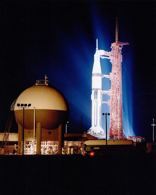 NASA APOLLO 7 SPACECRAFT ON LAUNCH PAD 8x10 GLOSSY PHOTO PRINT