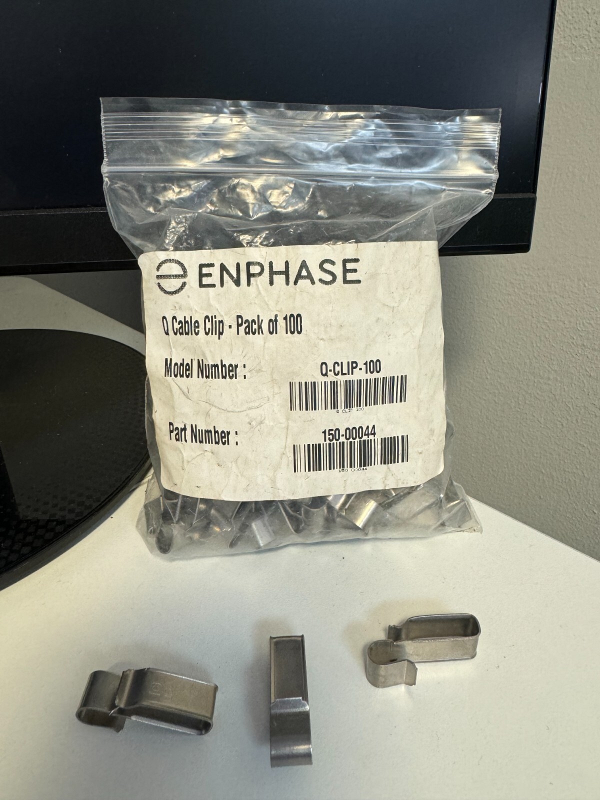 ENPHASE Q-CLIP-100 SOLAR CABLE CLIPS (100 PACK) FOR AFFIXING CABLE TO RACKING