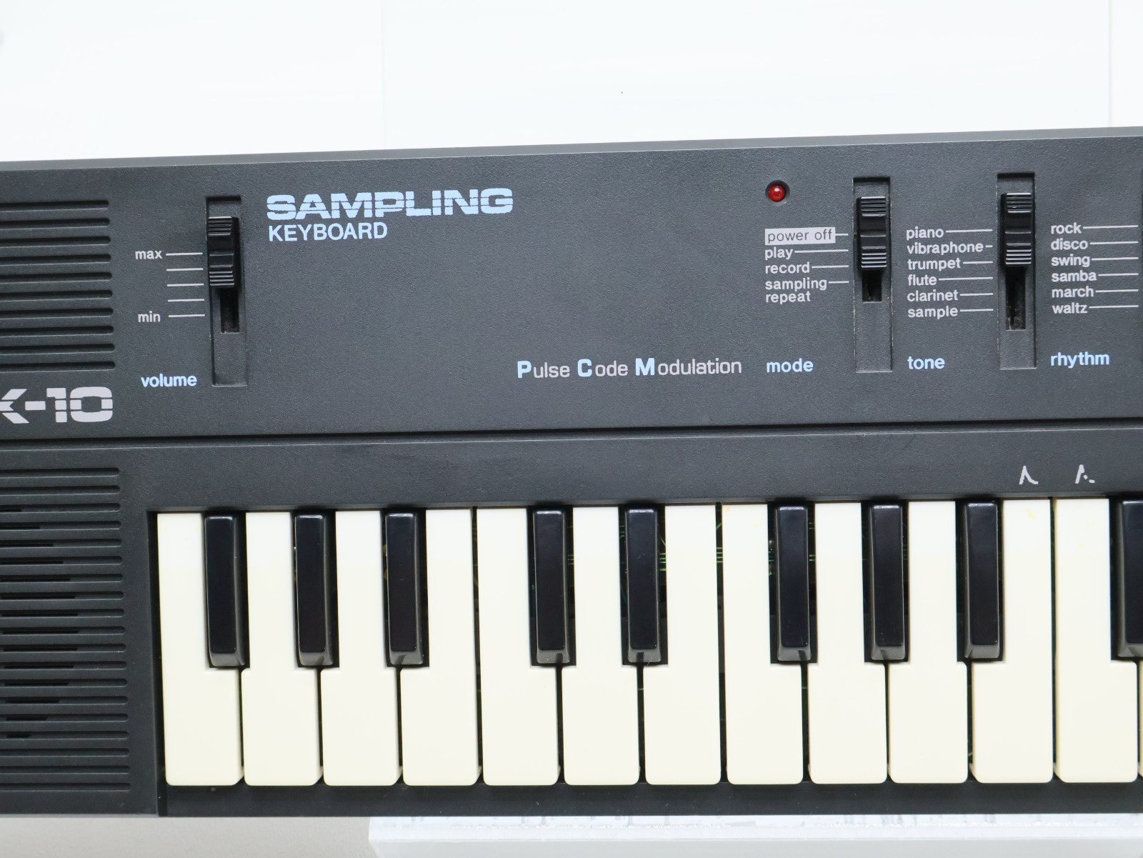 RARE Casio SK-10 Sampling Keyboard 32 Mini-Keys W/Case & Manual - Tested, CLEAN!