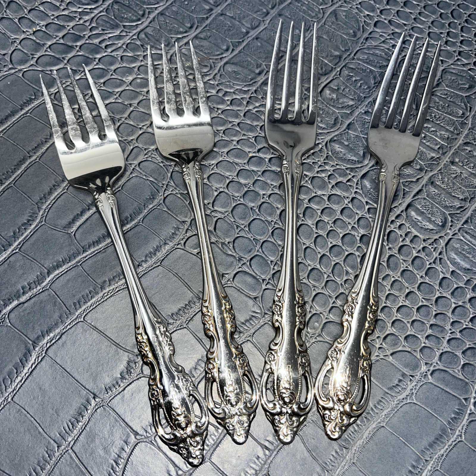 Oneida Community Brahms 4-Piece Set Of Forks 2-Dinner & 2-Salad