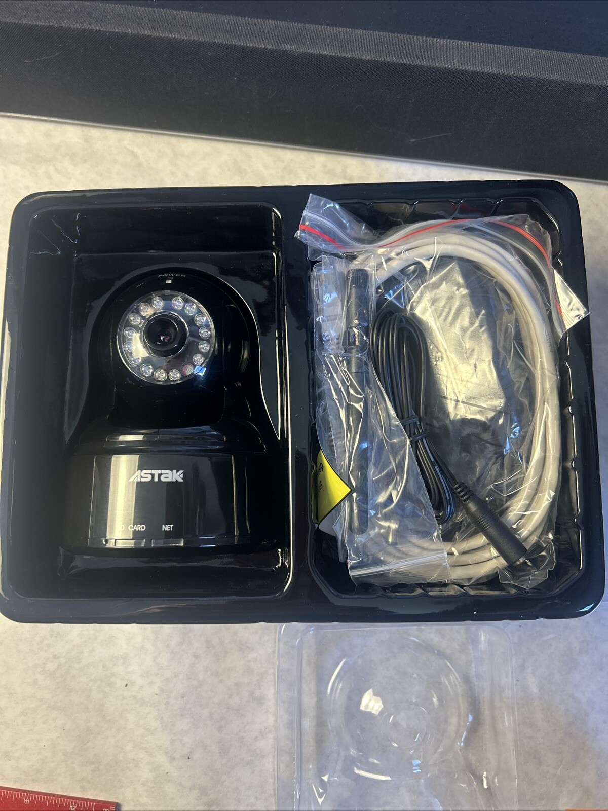 Meade CaptureView 8x42 Binoculars