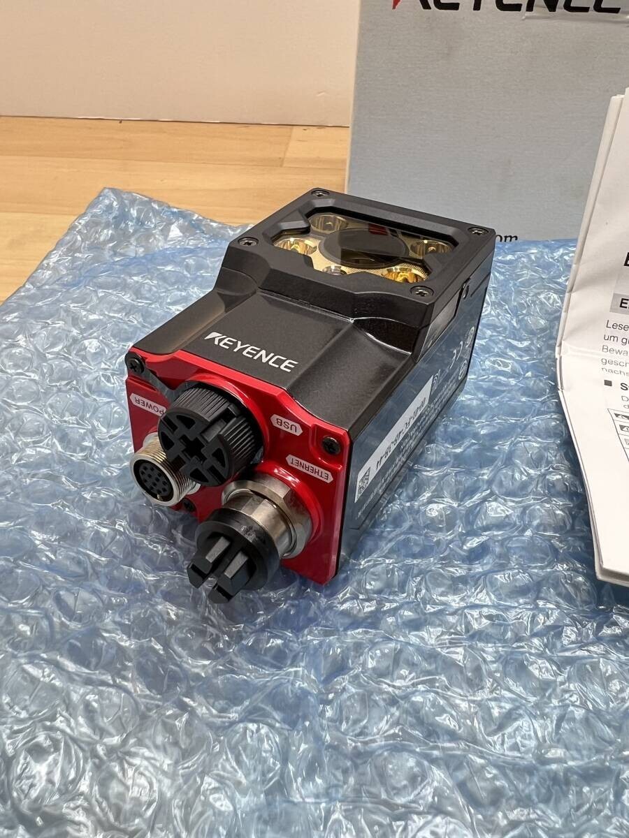 Keyence SR-1000 Automatic Focus Code Reader New Japan JP