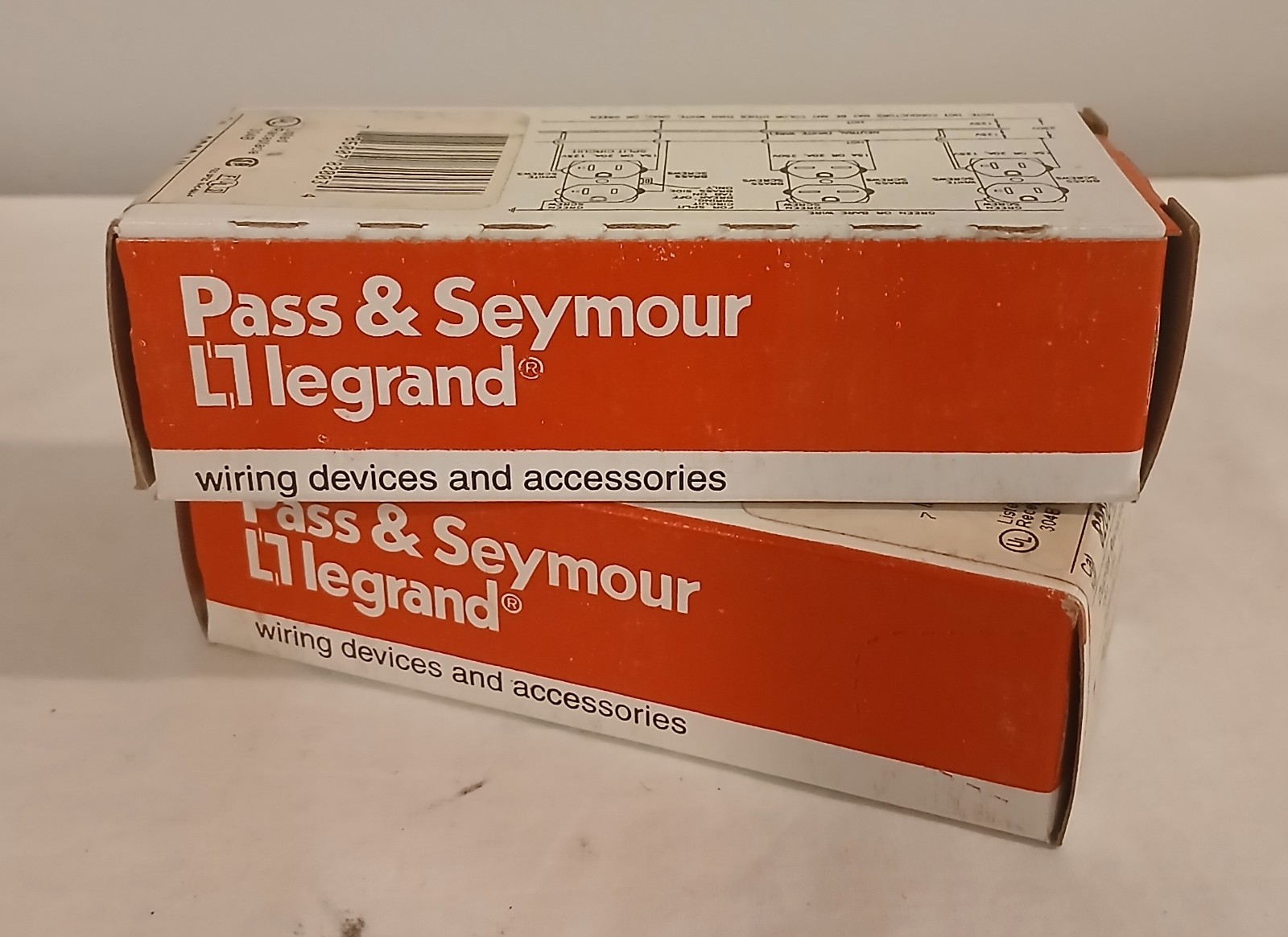 P & S 8200-HI Hospital Grade Receptacle. 15A 125V. (Lot of 2). NEW. Ships Free