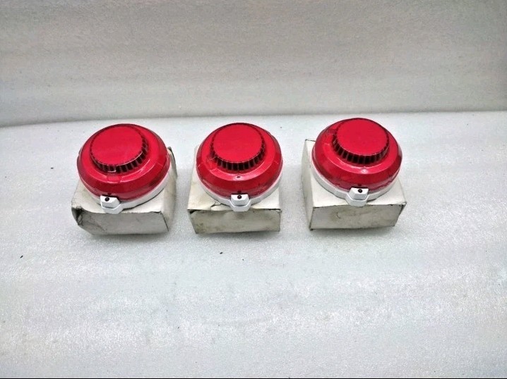 Intellifire AH-0131-3 Smoke Detector 24VDC Photoelectric Fire Sensor (LOT OF 3 )