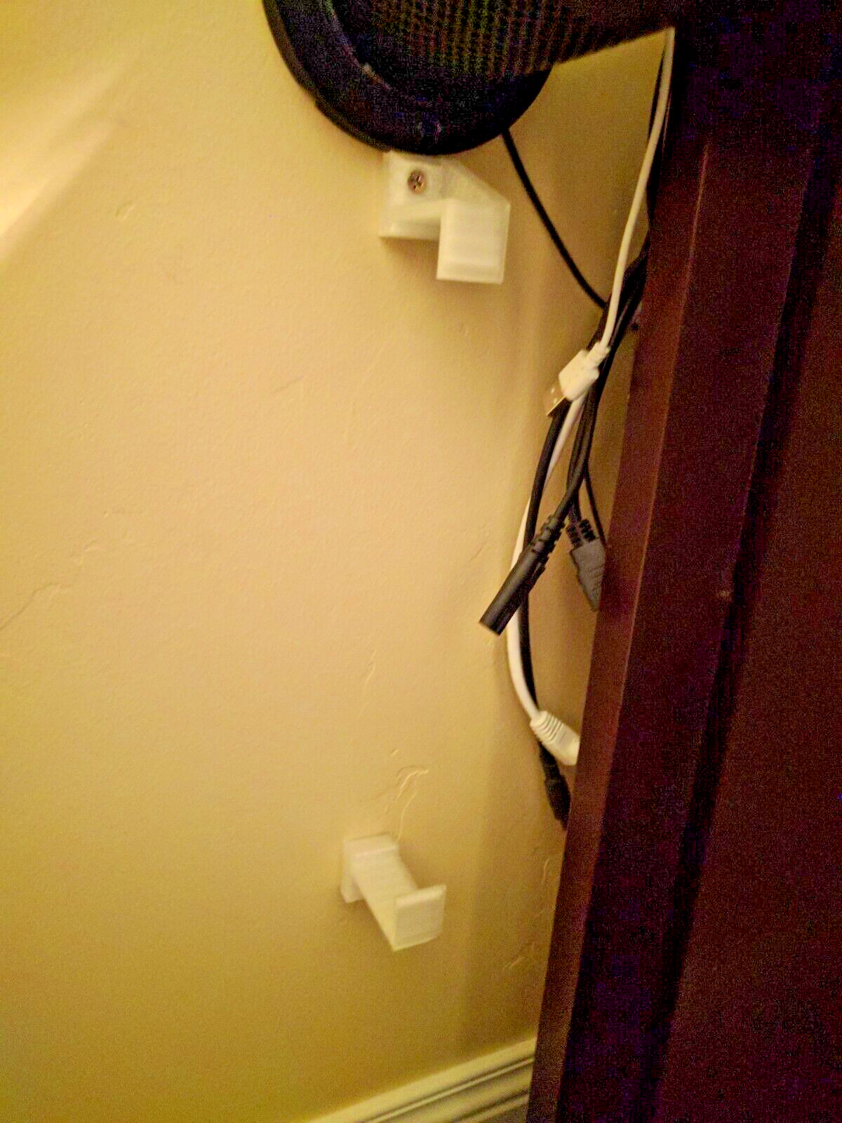 Xbox One S Wall Mount