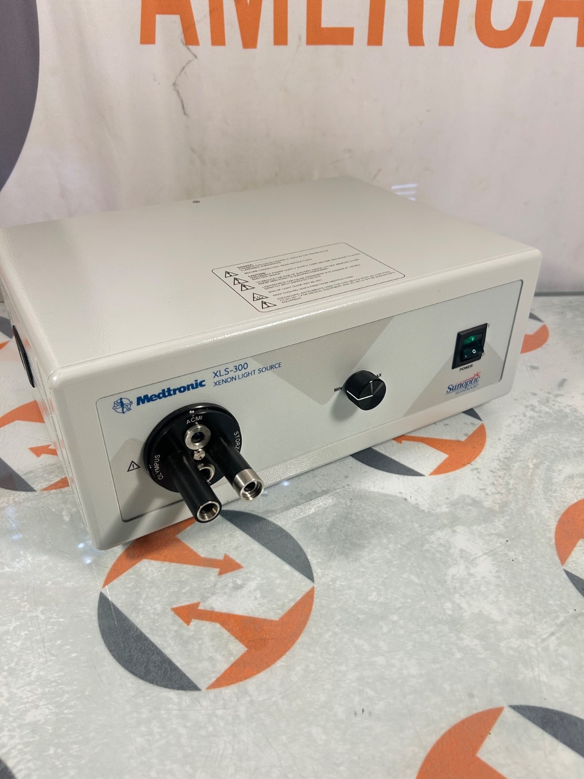 SunOptic XLS-300 Light Source Only 3.2 hours of use!