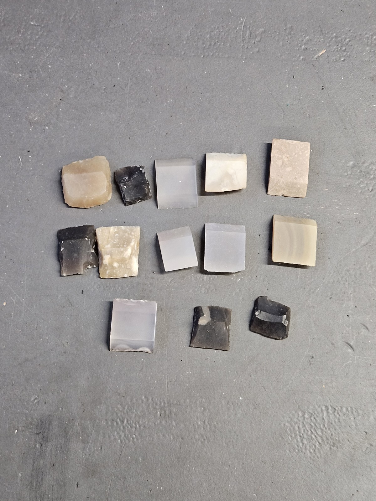 MuzzleLoader Flint Lot (13) Total Black Powder
