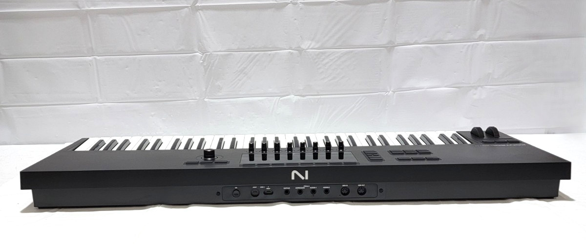 Native Instruments Kontrol S61 MK3 61-Key MIDI Keyboard Controller
