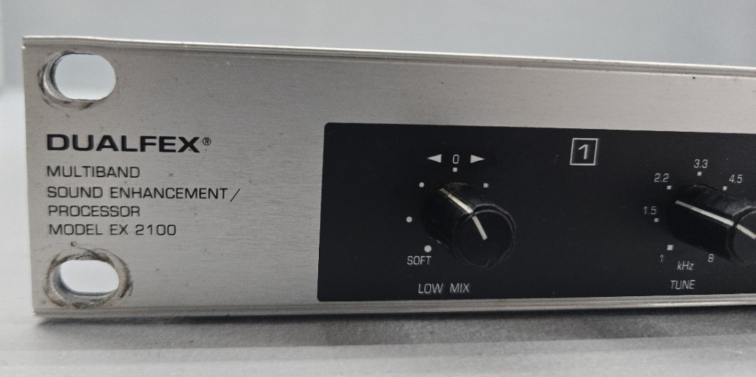 Behringer Dualfex Multiband Sound Enhancement Processor Powers On *READ*