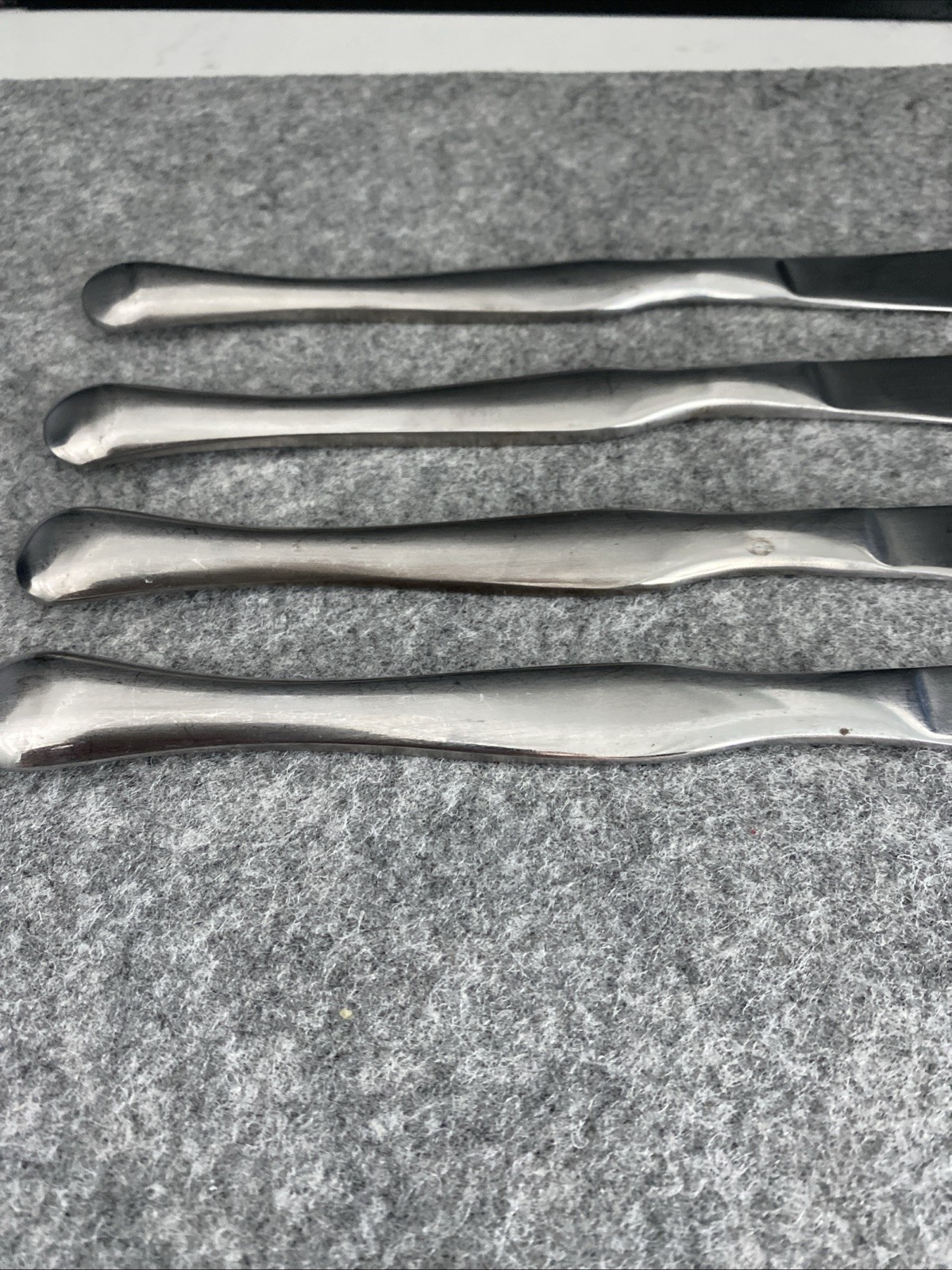 4 Retroneu 18/10 Stainless SILHOUETTE Flatware Modern Solid Knives