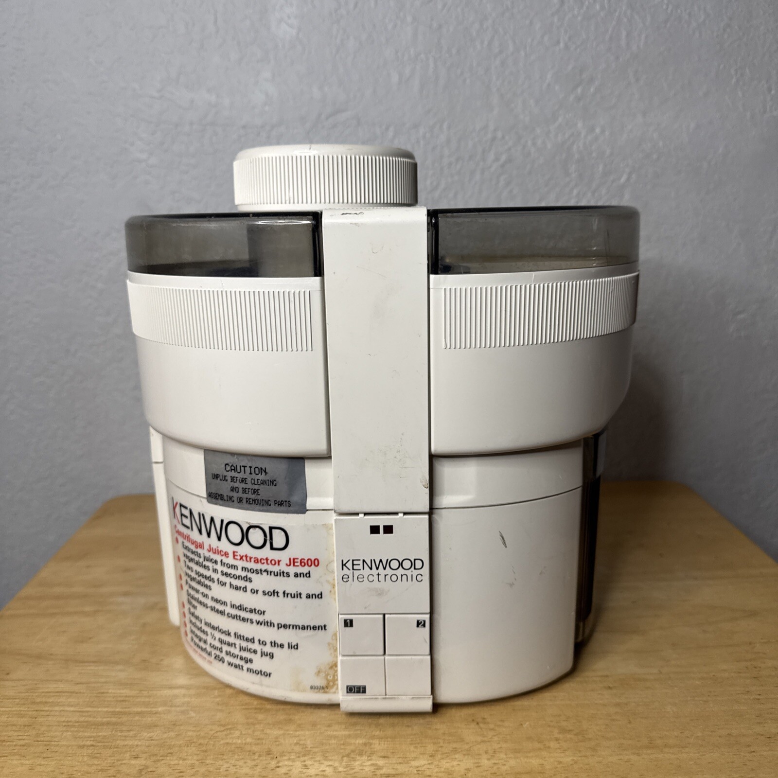 Kenwood Electric Juice Extractor JE600 White
