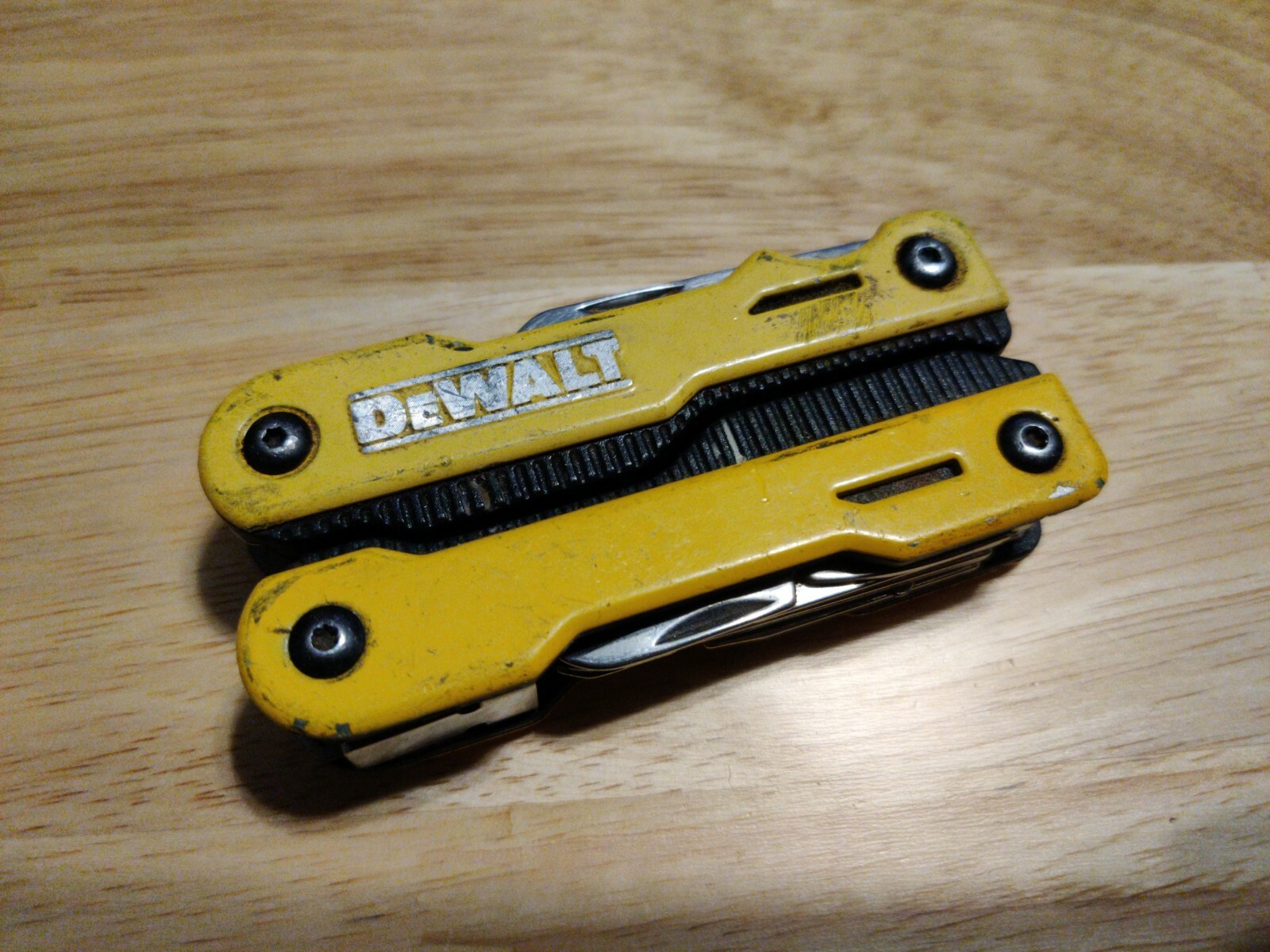 USED DEWALT DWHT71843 MULTI TOOL b