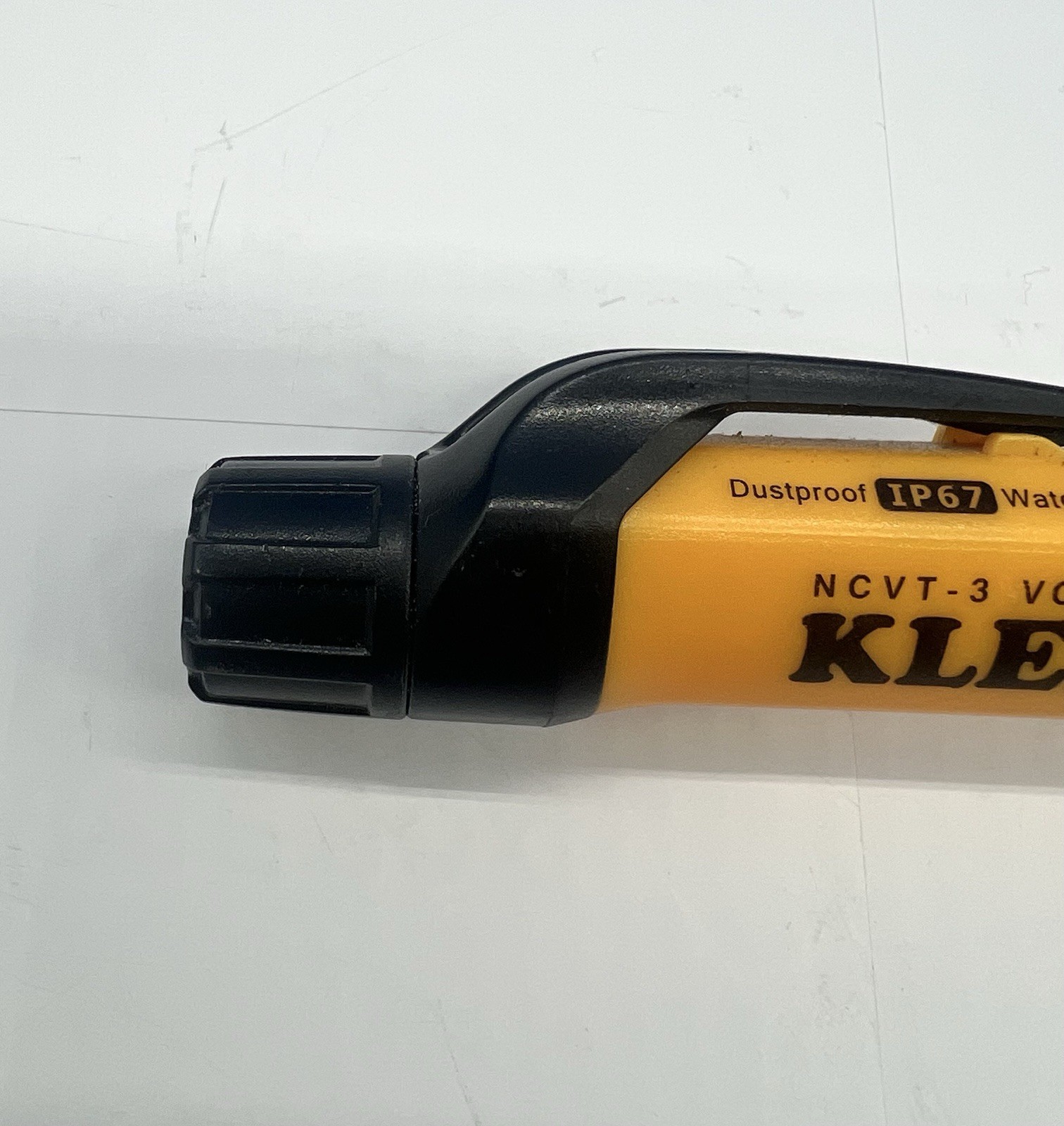 Klein Tools NCVT-3 Voltage Tester N Flashlight