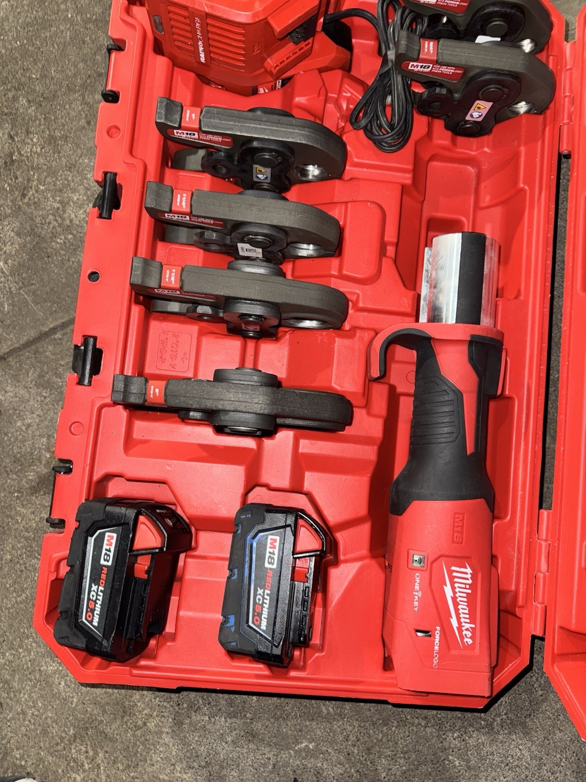Milwaukee 2922-22 M18 FORCE LOGIC Press Tool Kit w/ ONE-KEY w/1/2"-2" CTS-V Jaws