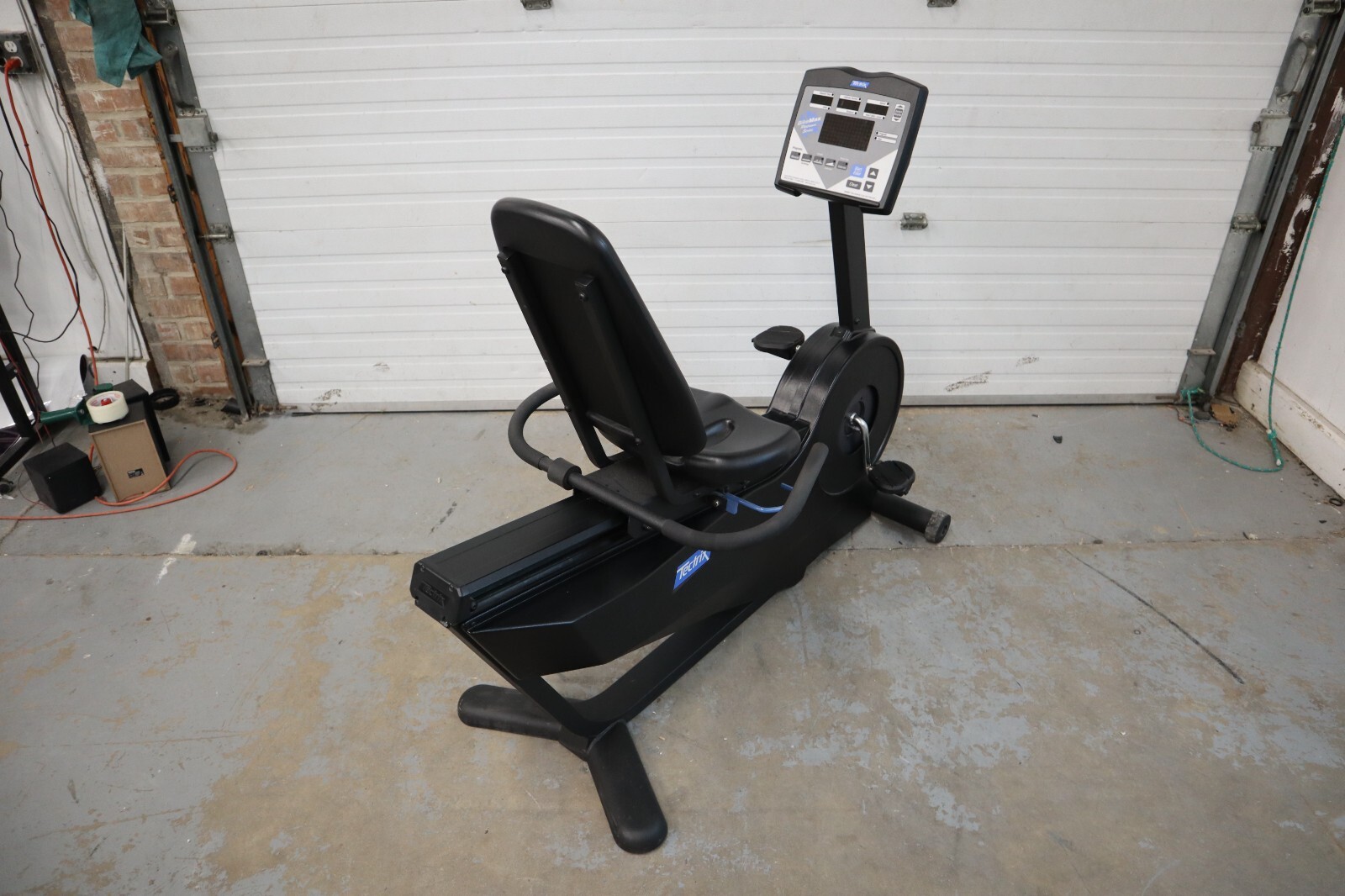 Used Cybex 625C M0420 Upright Commercial Stationary Bike For Home Gym