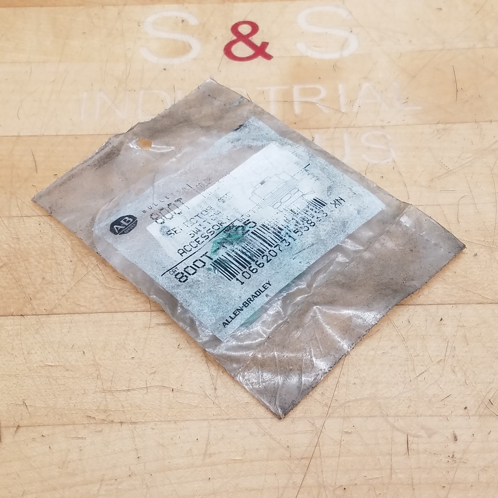 Allen Bradley 800T-N125 Selector Switch Insert Accessory, Green - NEW