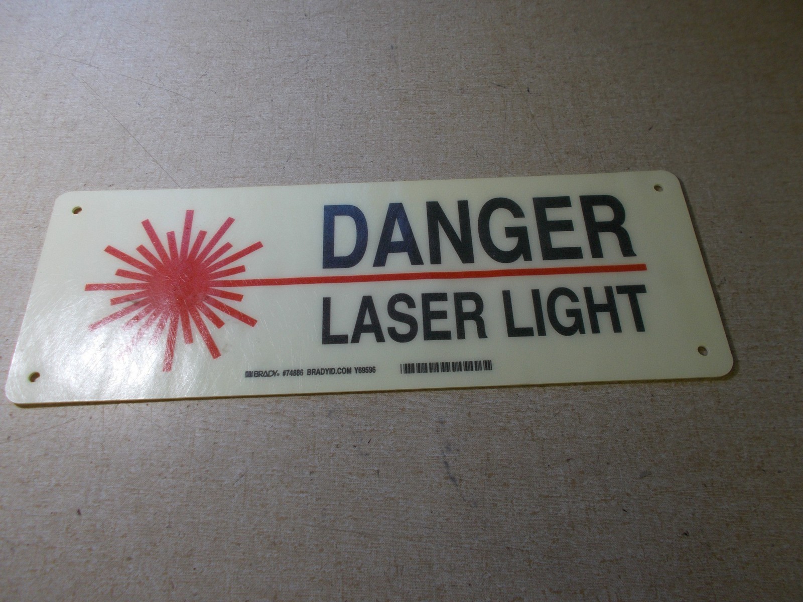 NEW Brady 74886 Danger Laser Light Safety Sign 5" x 14" *FREE SHIPPING*