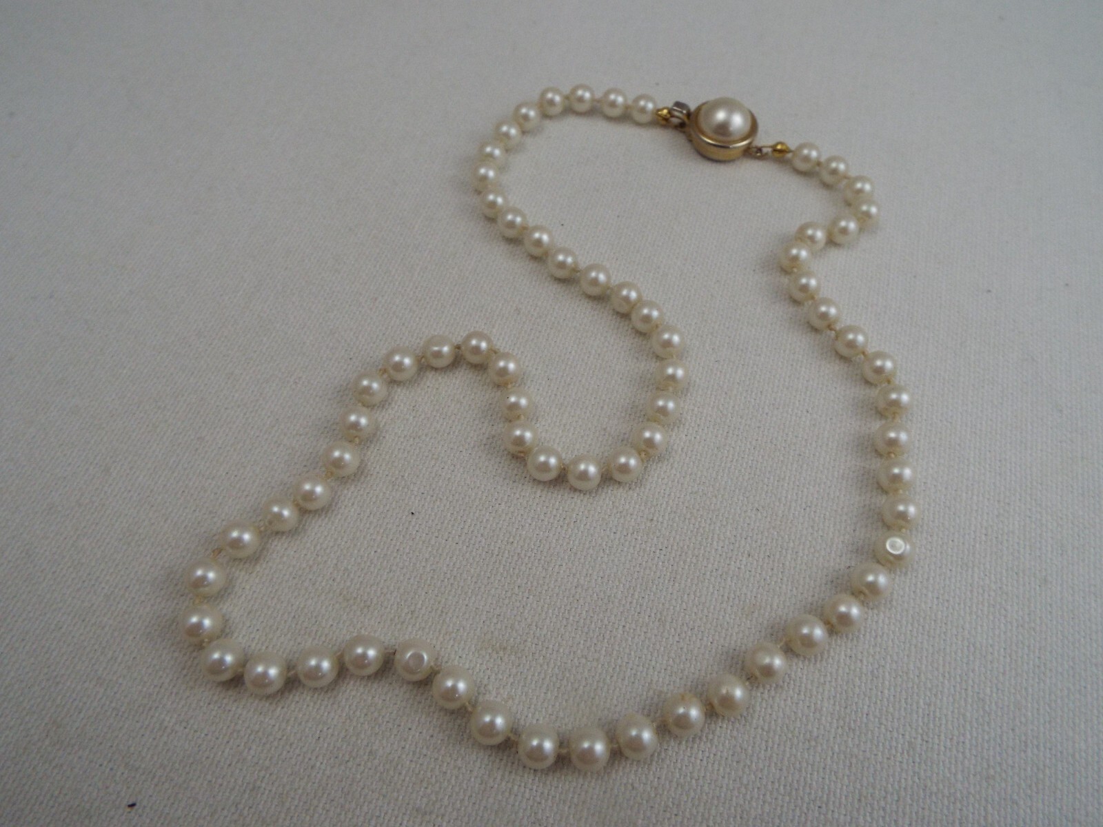 Glass Pearl Bead Necklace (B46)