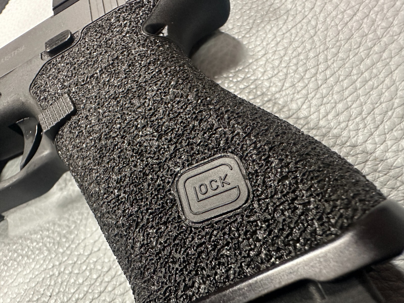*Glock Stippling Service* Full Wrap Around Gravel Texture (SEND IN YOUR GRIP)