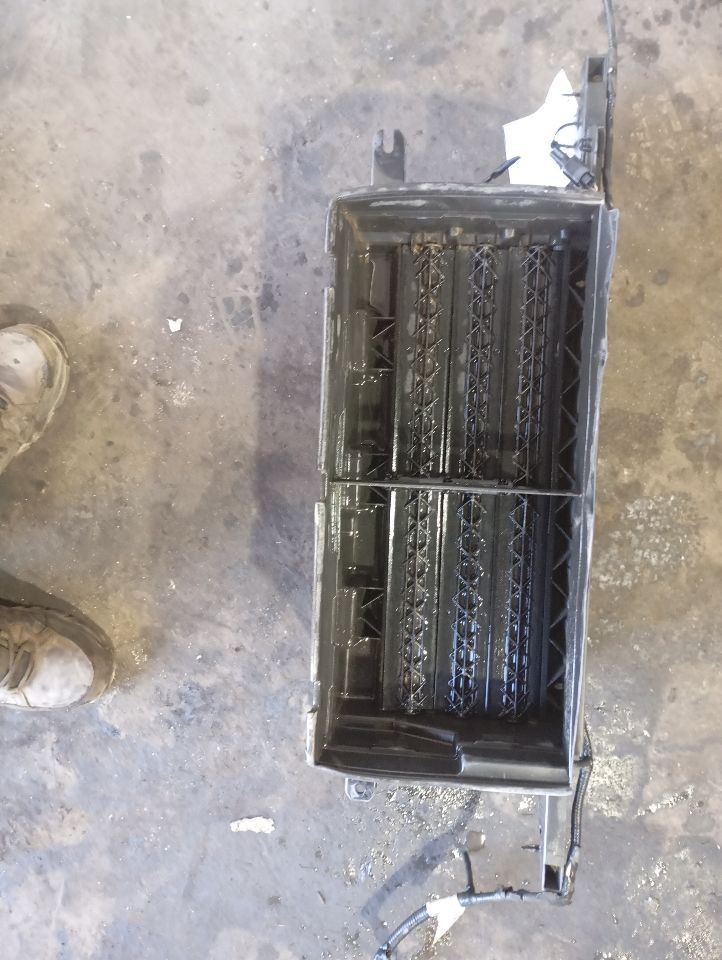 F150      2016 Air Shutter 4101909