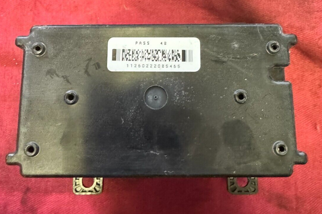 Volvo 21083375-P08 Control Module VECU