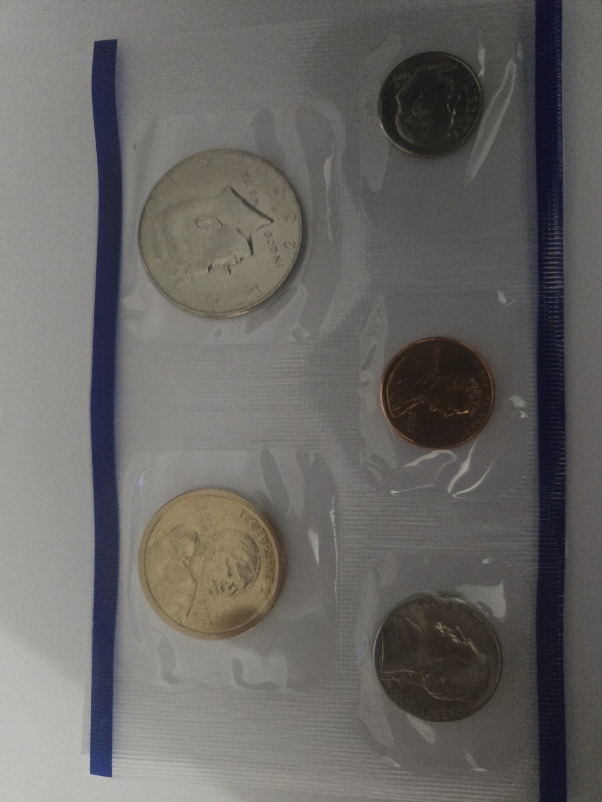 2000 - P United States Mint  Uncirculated (5 Coins) Coin Set - Blue No Quarters