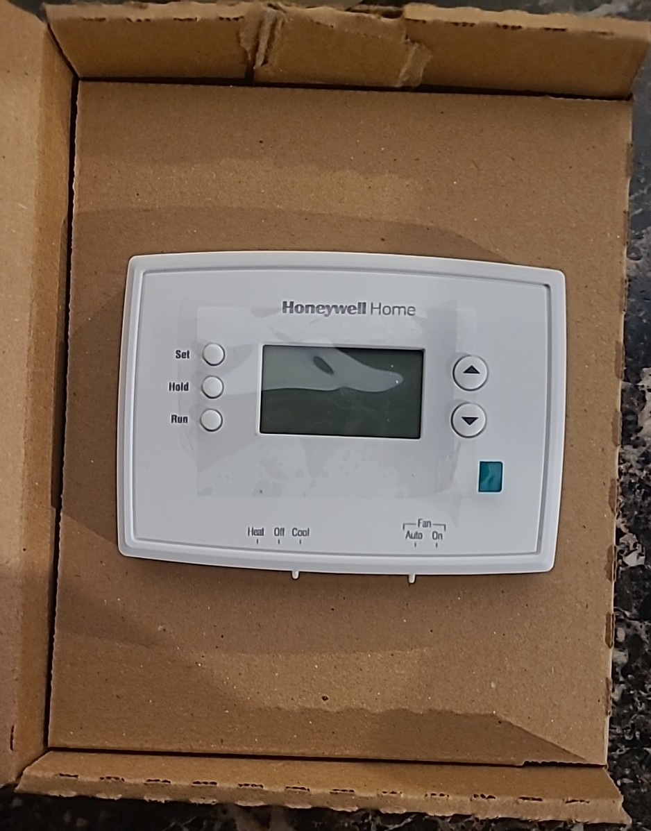 Honeywell Programmable Thermostat RTH2300B *104-4