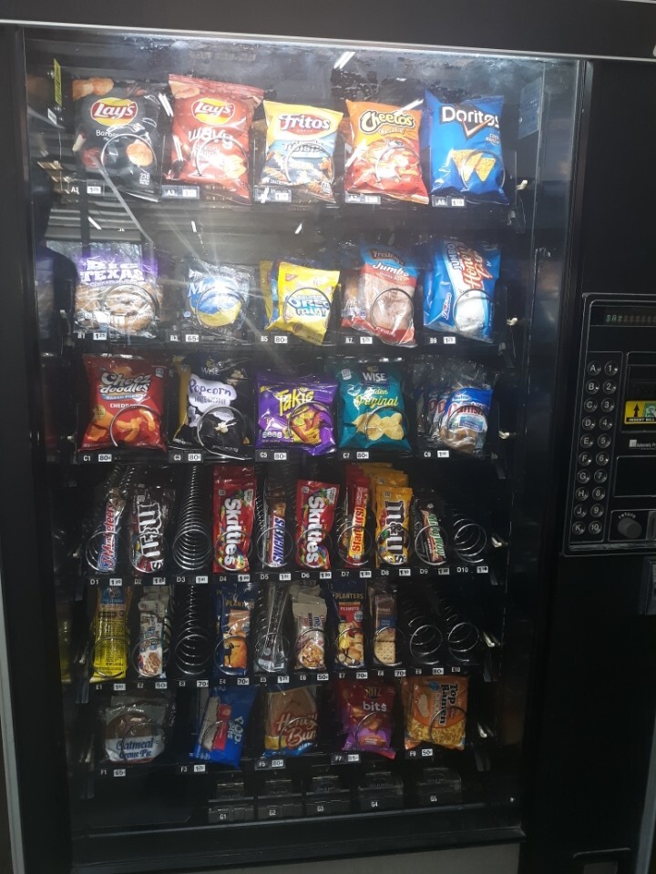 AP113 used snack vending machines and spiral gumball machine for sale