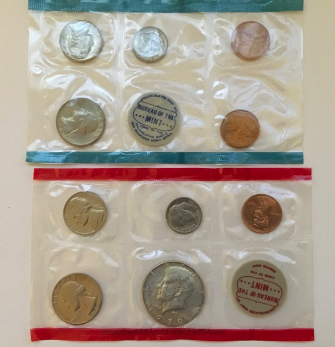 1970 P+D United States Mint Set w/ Silver Kennedy Half Dollar U.S. (no envelope)