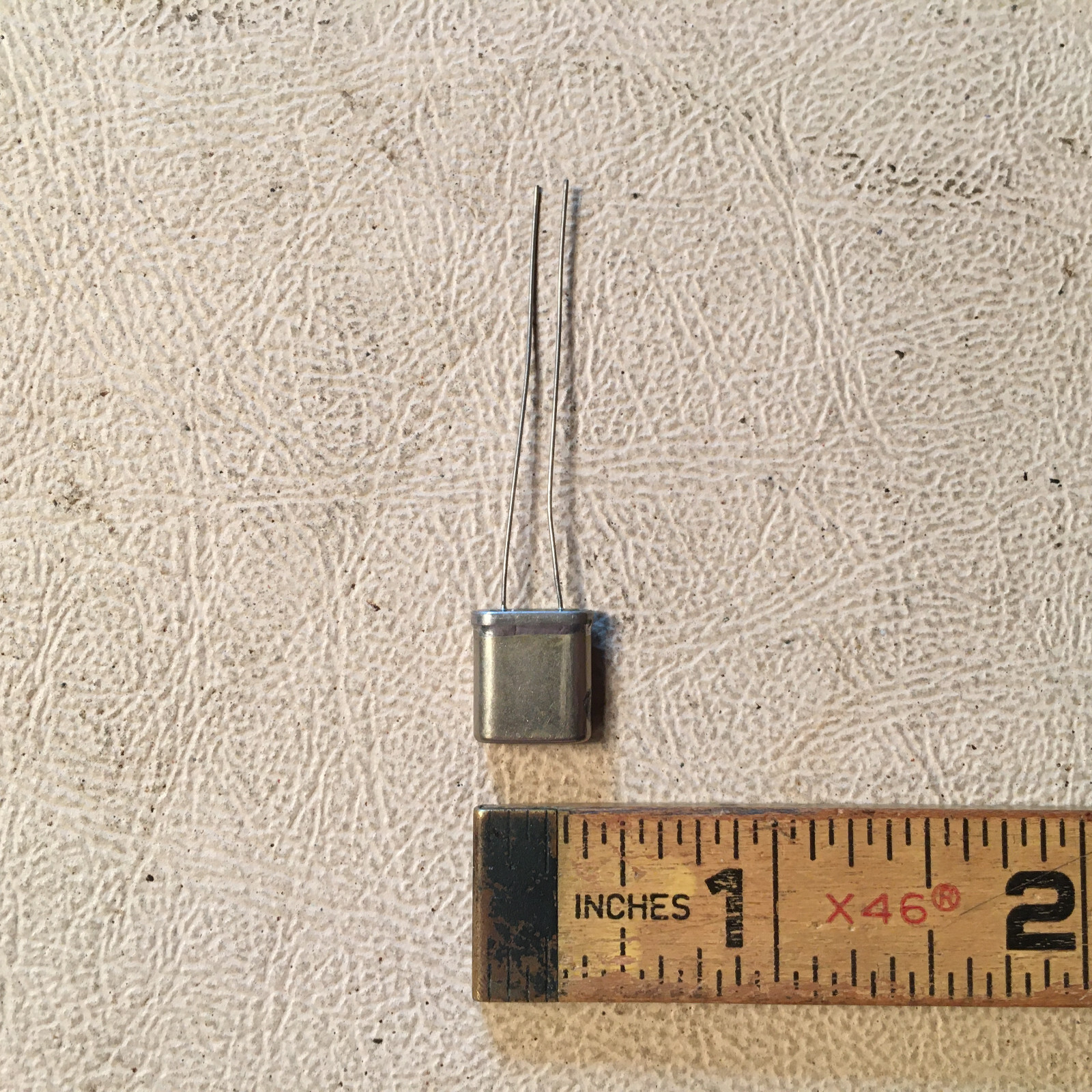 Quartz Crystal 69.2710 Mc, NOS