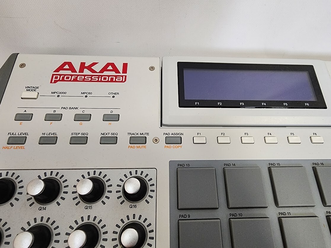 AKAI professional MPC RENAISSANCE Sequencer Sampler MIDI