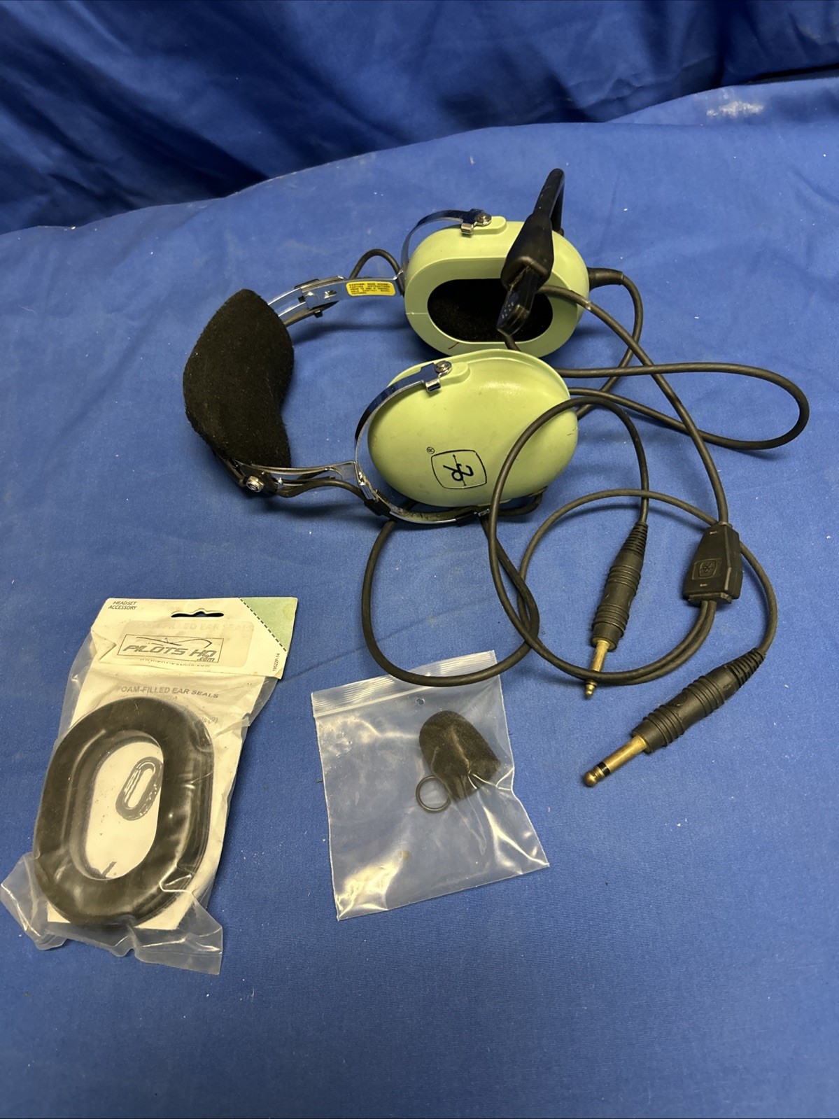 David Clark Model H10-13 Headset Dual Plug W/ Boom Mic M-7A New Ear Pads