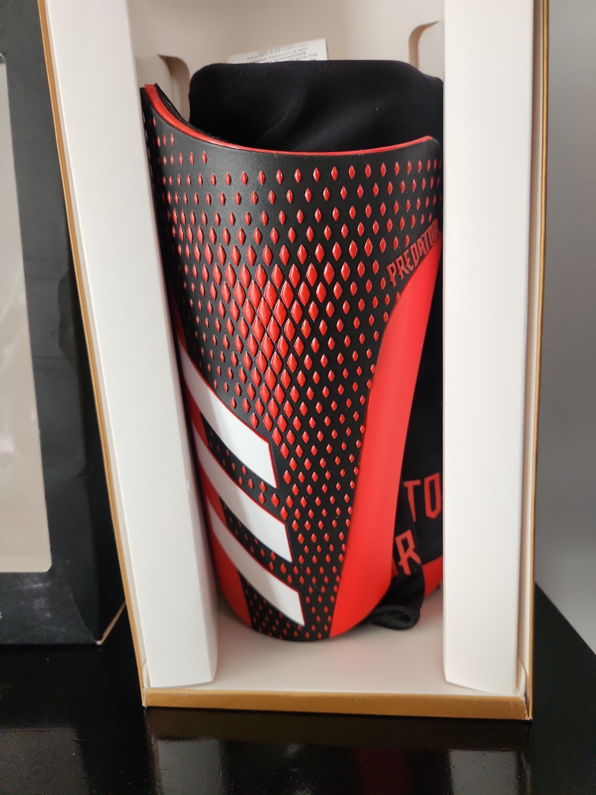 Adidas Predator 20 League Shin Guards FM2408 Size Medium
