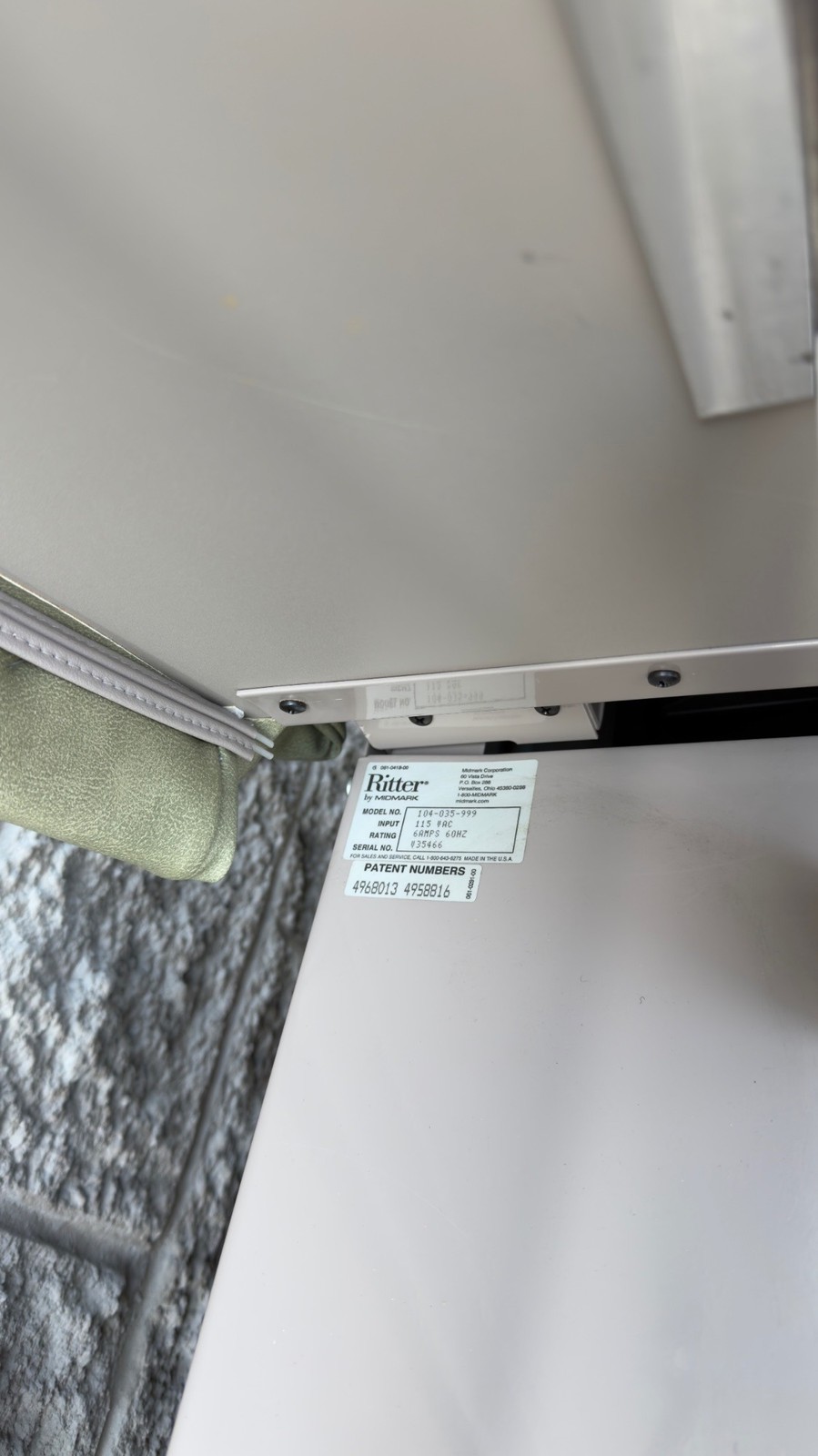 Midmark 104 Medical Examination Table